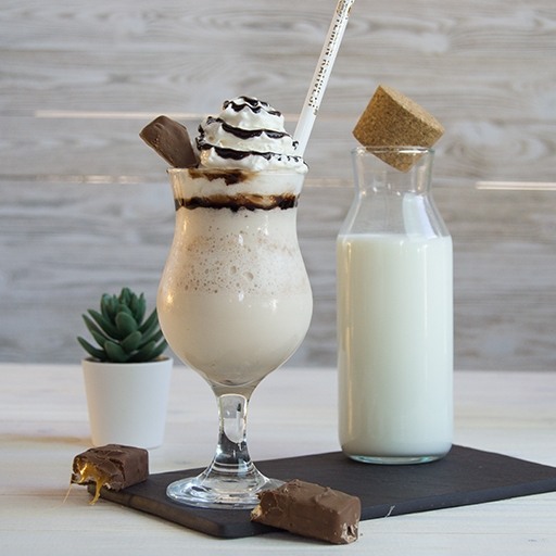 Snickerslı Milkshake